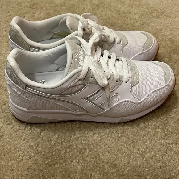 Diadora N9002 Suede Sneakers Size 9 Color White Cream